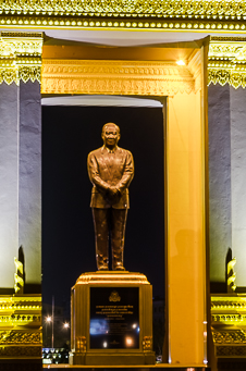 Statue of King Father Norodom Sihanouk at Night