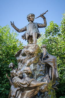 Peter Pan Statue