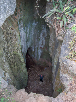 Peep in Van Thong Cave