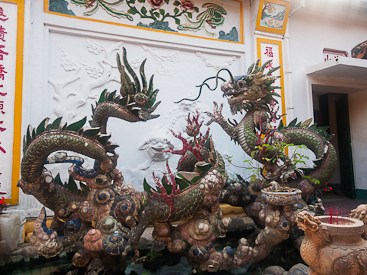Dragon Statue in Phuc Kien Assembly Hall
