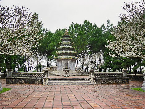 Hoa Thưong Thich Don Hau Stupa